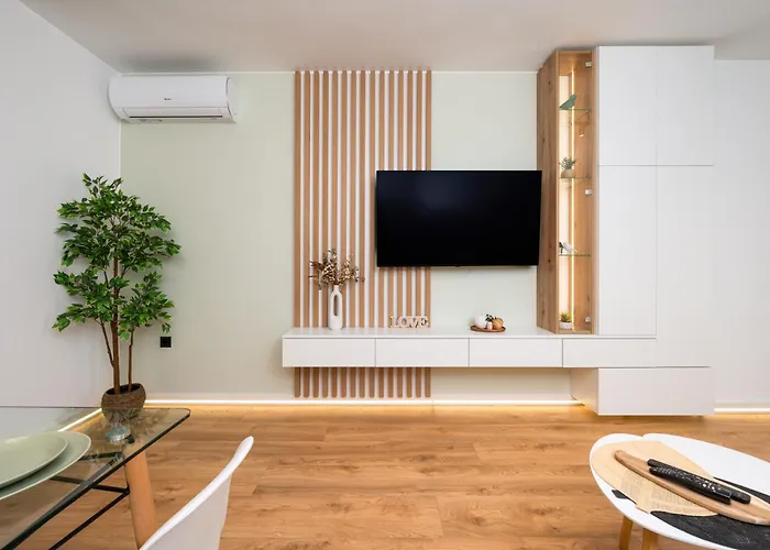 Stylish Flat With Parking For 4 Guest * فارنا