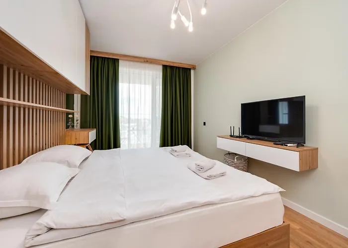 Stylish Flat With Parking For 4 Guest فارنا